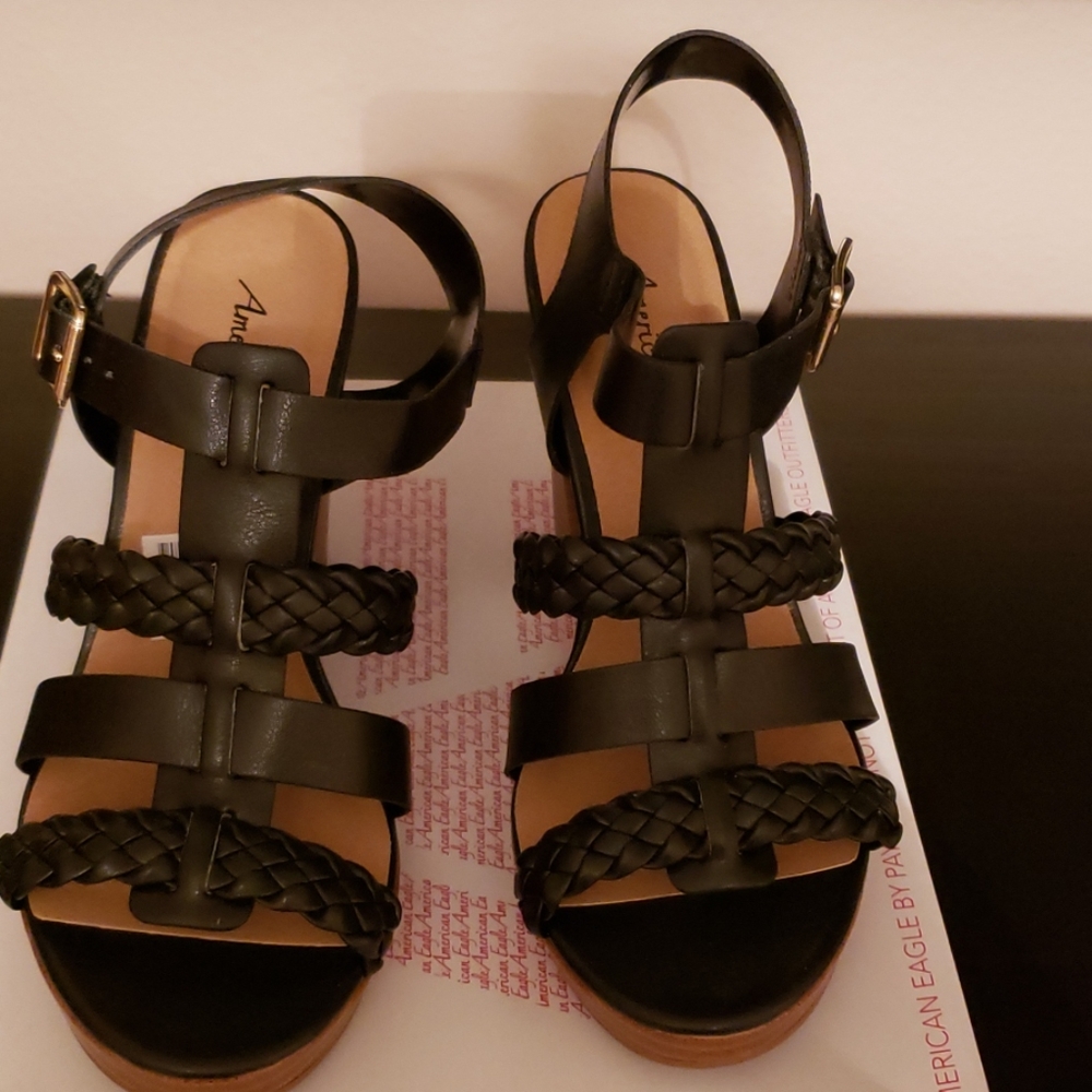 Dress, open toe shoes